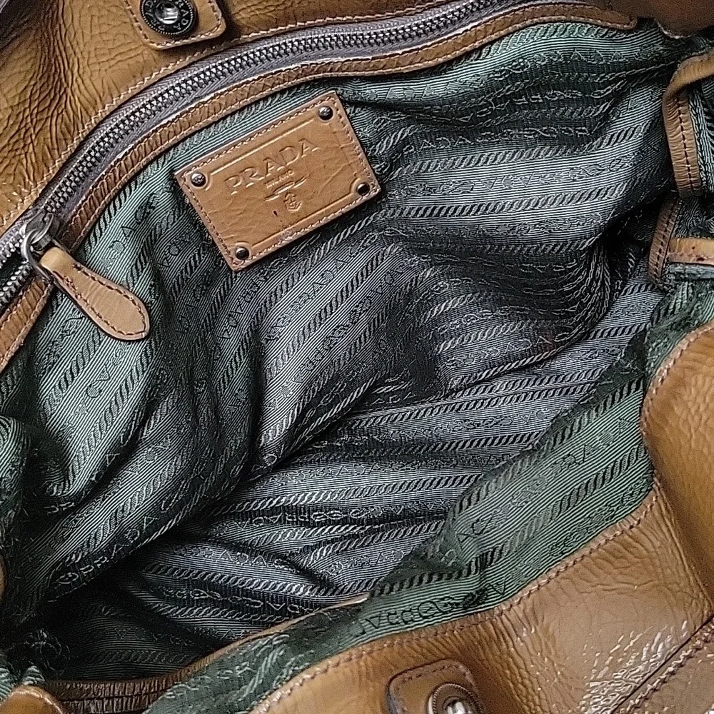 Prada Olive Ombre Vernice Crinkle Patent Leather Shoulder Tote comes with COA - Picture 8 of 11